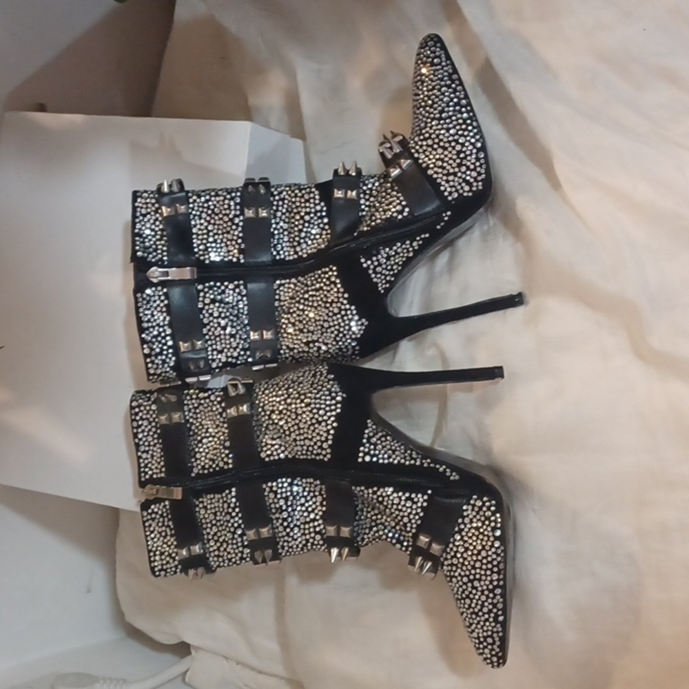 Super Sexy Crystal Spikes Multi Belted Black Stiletto Ankle Boots PUNK sz.35/5 - Picture 3 of 8